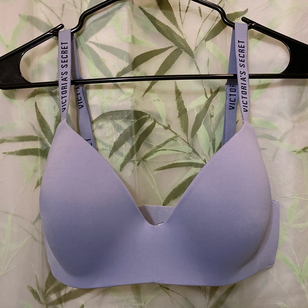 Victoria’s Secret Lightly-lined T-shirt bra NWOT 34 DD